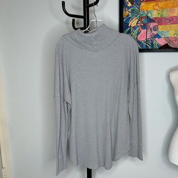 Maeve by Anthropologie cowl neck top in size Xl.  Great condition. Color: gray - Picture 7 of 7